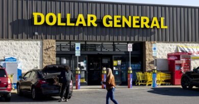 Dollar General CEO says consumers making $100,000 a year don't feel like high-income shoppers anymore as high gas prices and inflation reshape habits | Fortune
