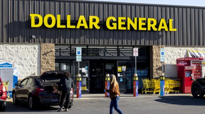 Dollar General CEO says consumers making $100,000 a year don't feel like high-income shoppers anymore as high gas prices and inflation reshape habits | Fortune