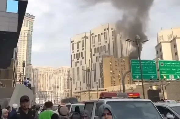 Fire Breaks Out at Hotel Near Makkah's Grand Mosque