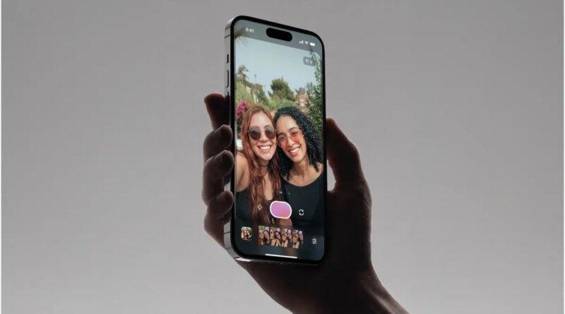 Former TikTok execs built an app that uses AI to teach you how to pose for a photo | TechCrunch