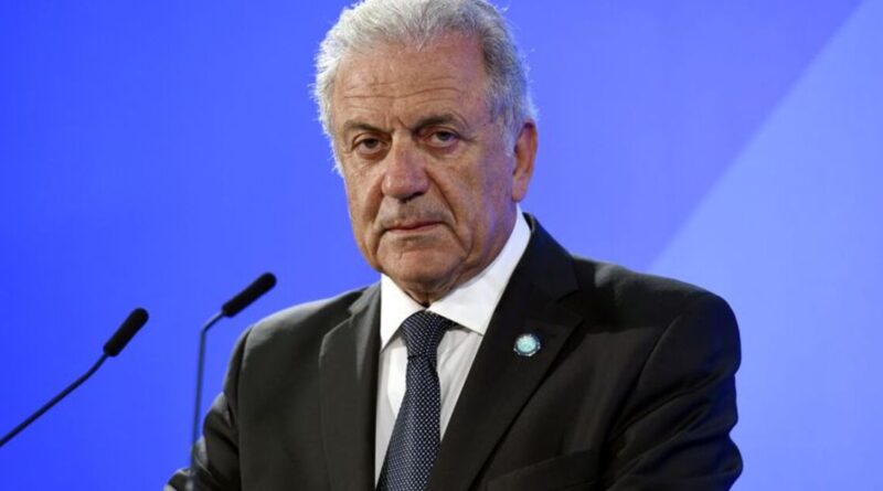 Greek parliament lifts immunity of ex-Commissioner amid 'Qatargate' probe