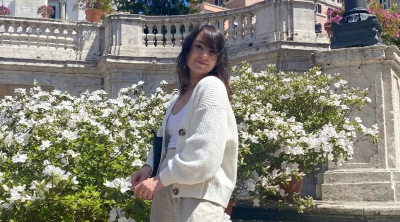 I spent a year abroad in my 20s and thought it cured my anxiety. I was wrong, but full-time travel helps me live with it.
