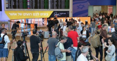 Israel-bound plane rerouted, pilots wounded in reported fight