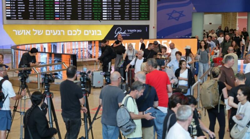 Israel-bound plane rerouted, pilots wounded in reported fight