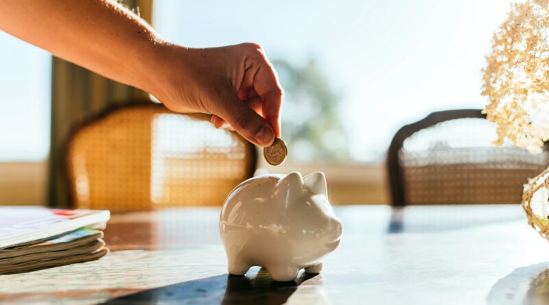 Live Oak Bancshares Stock Drop Doesn't Mean It's Time To Pile In (NYSE:LOB)