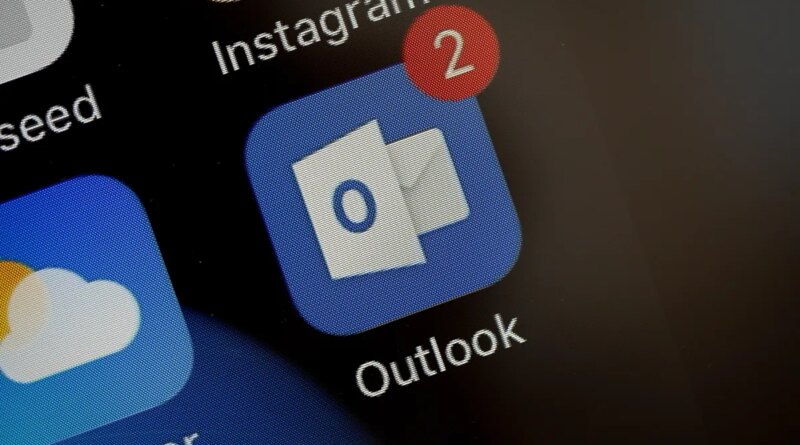 A photo of the icon for the Microsoft email app Outlook.