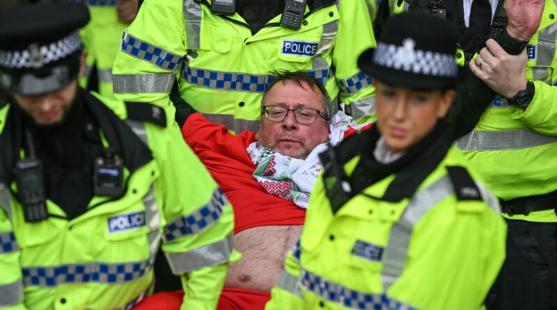 Palestine Action protesters arrested outside UK Labour Party conference