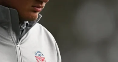 Professional men are still obsessed with the quarter-zip. Here's why.