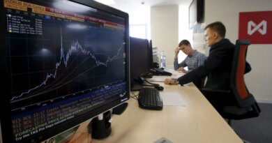 &copy; Reuters.  Russia stocks lower at close of trade; MOEX Russia Index unchanged