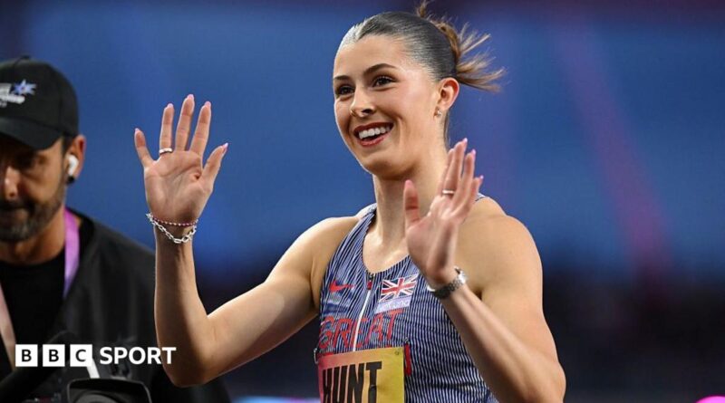 Amy Hunt smiles and waves after the 200m at the Ultimate Championship