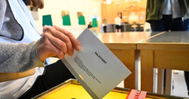Voting under way in Sweden election that could see far right in government
