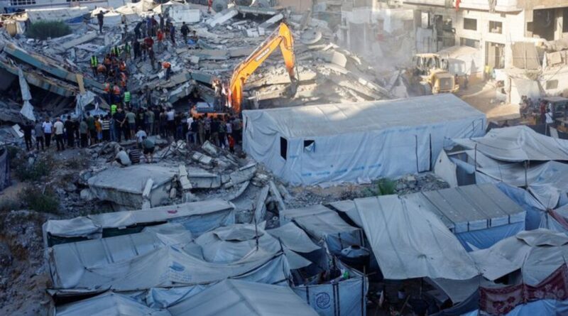 War-damaged Gaza building collapses killing 12 people seeking shelter inside War-damaged Gaza building collapses killing 12 people seeking shelter inside