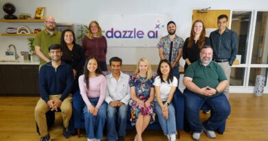 With Dazzle, Marissa Mayer bets your camera roll has more info on your life than your inbox | TechCrunch
