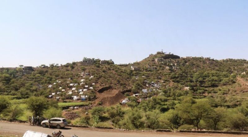 Yemen says government forces repel Houthi push on key Taiz-Aden route