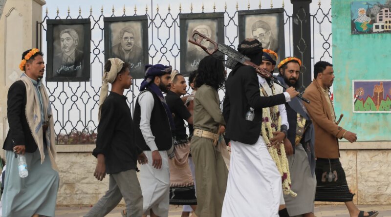 Yemeni forces claim strategic district amid intensified Houthi clashes