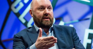 Marc Andreessen, co-founder and general partner of Andreessen Horowitz, speaks during the 2015 Fortune Global Forum in San Francisco, California, U.S., on Tuesday, Nov. 3, 2015. The forum gathers Global 500 CEO's and innovators, builders, and technologists from some of the most dynamic, emerging companies all over the world to facilitate relationship building at the highest levels. Photographer: David Paul Morris/Bloomberg via Getty Images
