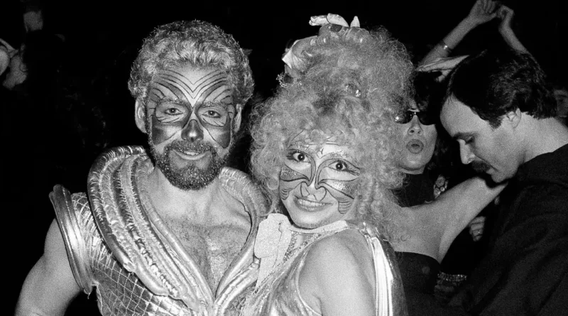20 vintage photos show how Halloween has been celebrated over the last century