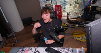 After dropping out in 8th grade to pursue esports, this Fortnite player takes a page from MrBeast while helping others offset high cost of pro gaming | Fortune