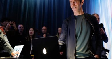 Apple Debuts New Products At Los Angeles Event