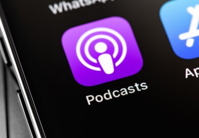 Apple discloses deal to hire team and license tech from personalized podcast startup Huxe | TechCrunch