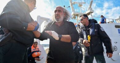 Bulgaria halts rescue operation for crew of sunken ship