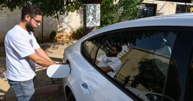 Dodging fuel price hikes, Damascus drivers turn to electric cars