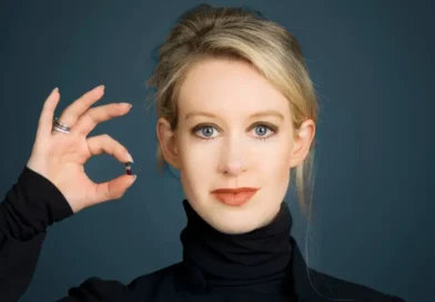 Elizabeth Holmes' most famous photo started with a simple request from a photographer