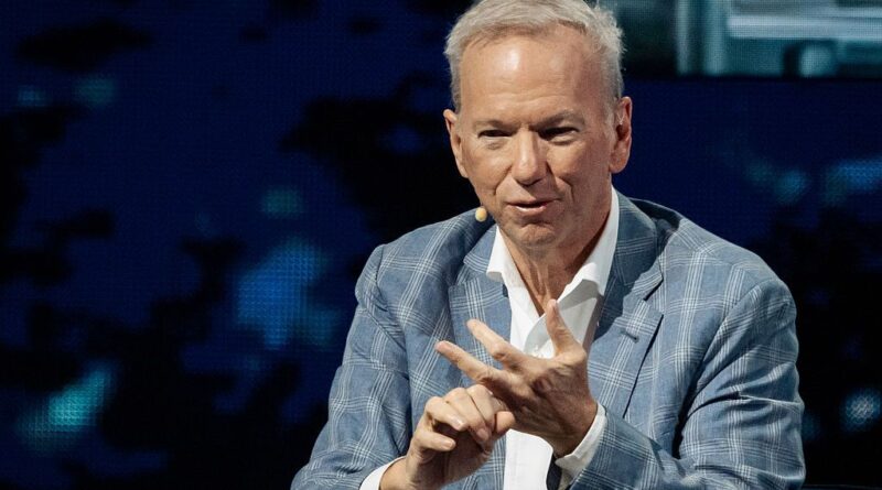 Eric Schmidt reportedly owns about half as much of Anthropic as CEO Dario Amodei | TechCrunch