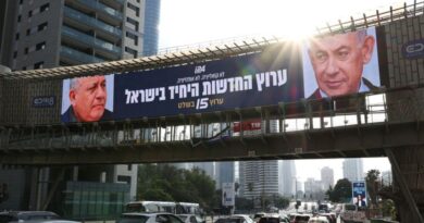 Factbox-Who are the leading candidates in Israel's election?