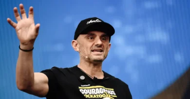 Gary Vaynerchuk knows where he'd start if he were 16 and launching a business today