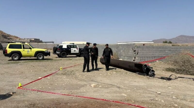 Houthis say they attacked Saudi oil pumping stations, Riyadh airport as fighting intensifies