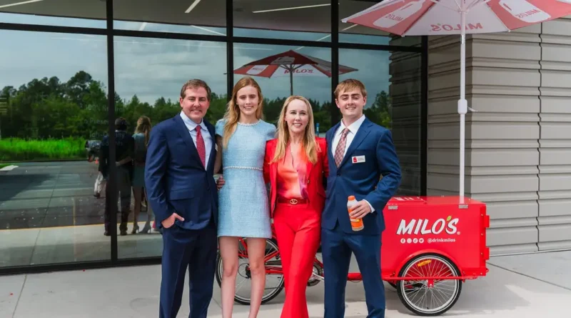 I want our $1 billion business to stay in the family, but that doesn't mean I'll automatically hire my kids