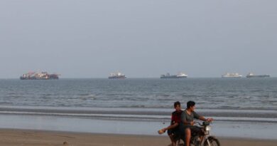 Iran urges US to accept proposal to reopen Strait of Hormuz