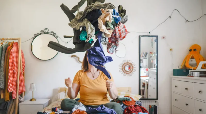 I'm a professional declutterer and don't declutter my entire house at once. I get rid of 5 things a day instead.
