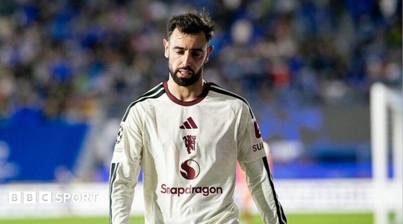 Manchester United skipper Bruno Fernandes looking dejected