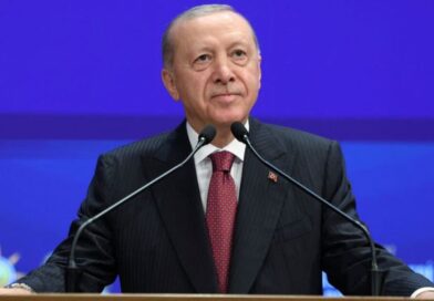Mayor of Turkey's secular stronghold Izmir joins Erdogan's party