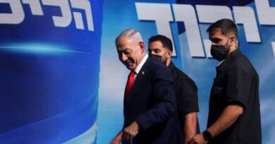 Netanyahu, Eisenkot stake rival claims to lead Israel after deadlocked vote