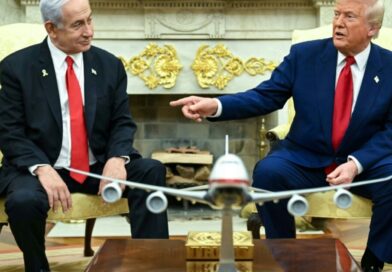 Netanyahu basks in Trump endorsement week before election