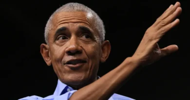Obama wants everyone to know he's a Cheesecake Factory dad