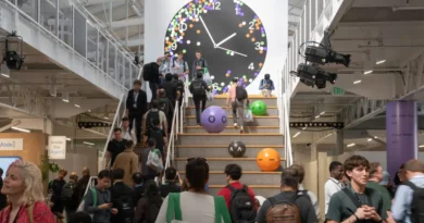 OpenAI's Dots head says AI means workers now have a choice between doing less or more