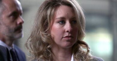Theranos Executives Elizabeth Holmes And Sunny Balwani Return To Court