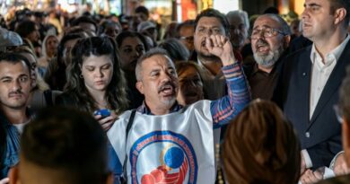 Protests in major Turkish city after mayor defects to Erdogan party