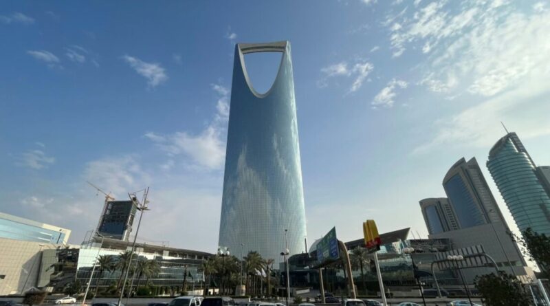 Saudi landmark closes offices, chopper pilots killed near Yemen