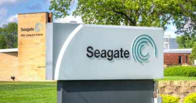 Seagate Stock Q1: Earnings Beat, Shares Plunge (Rating Downgrade) (NASDAQ:STX)