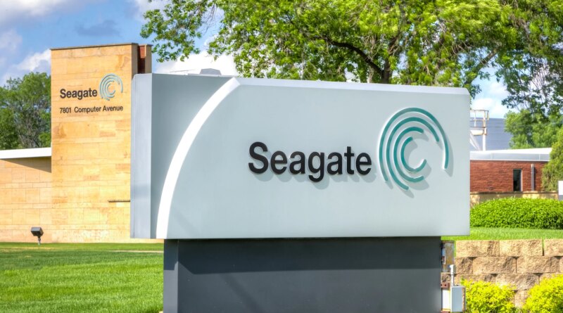 Seagate Stock Q1: Earnings Beat, Shares Plunge (Rating Downgrade) (NASDAQ:STX)