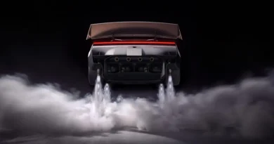 Tesla's flying Roadster is a weapon in the talent wars