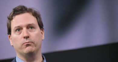 The reporter who exposed Theranos loved the new Elizabeth Holmes documentary but says its 'artistry' shouldn’t obscure the fraud | Fortune