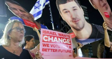Thousands rally in Tel Aviv against Netanyahu ahead of vote
