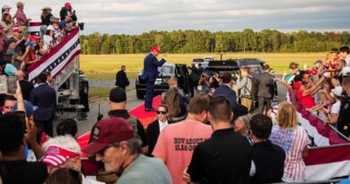 Trump mocks popularity of the name Mohammad, common among Muslims