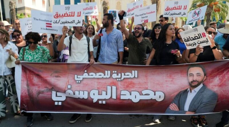 Tunisian journalists fear jail again as freedoms erode